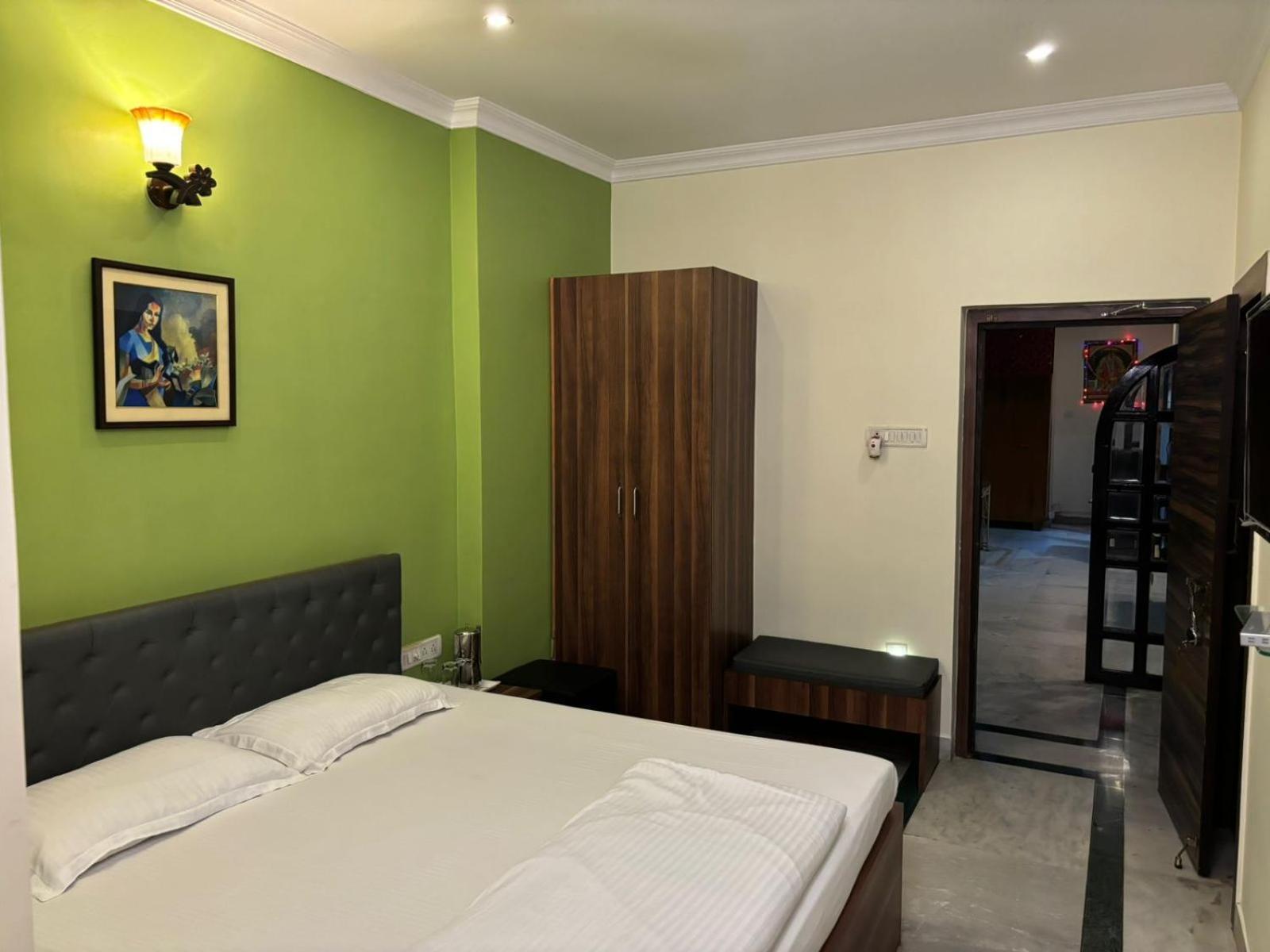 Om Sai Villa Guesthouse Kolkata Bagian luar foto