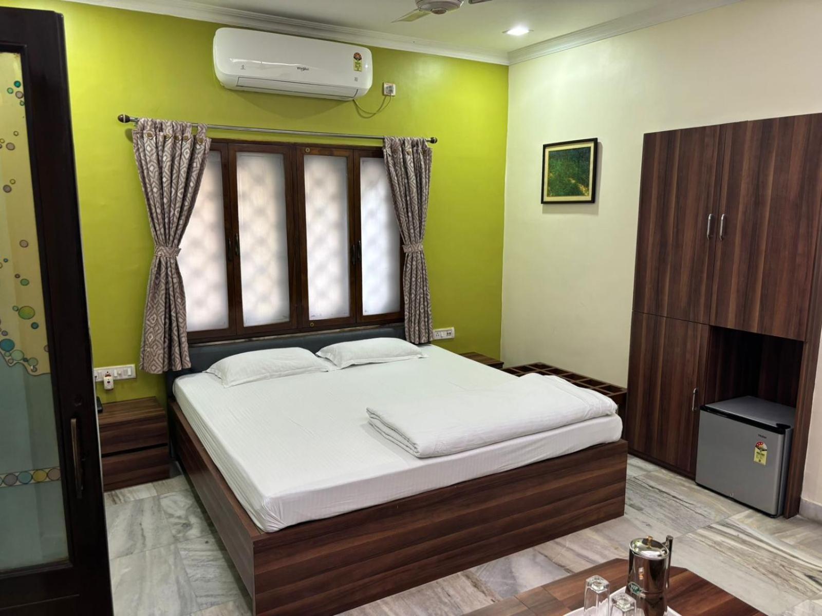 Om Sai Villa Guesthouse Kolkata Bagian luar foto