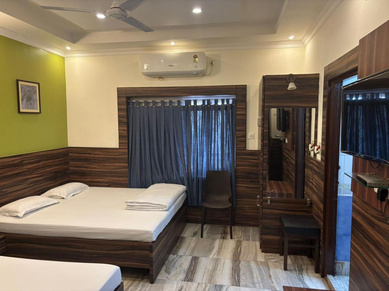 Om Sai Villa Guesthouse Kolkata Bagian luar foto