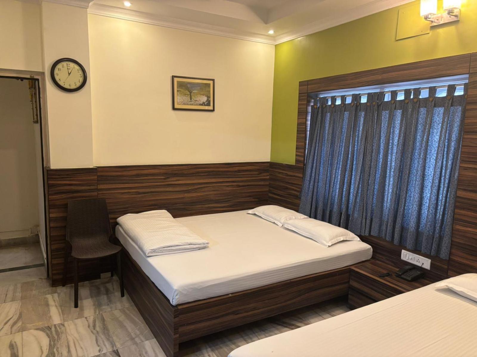 Om Sai Villa Guesthouse Kolkata Bagian luar foto