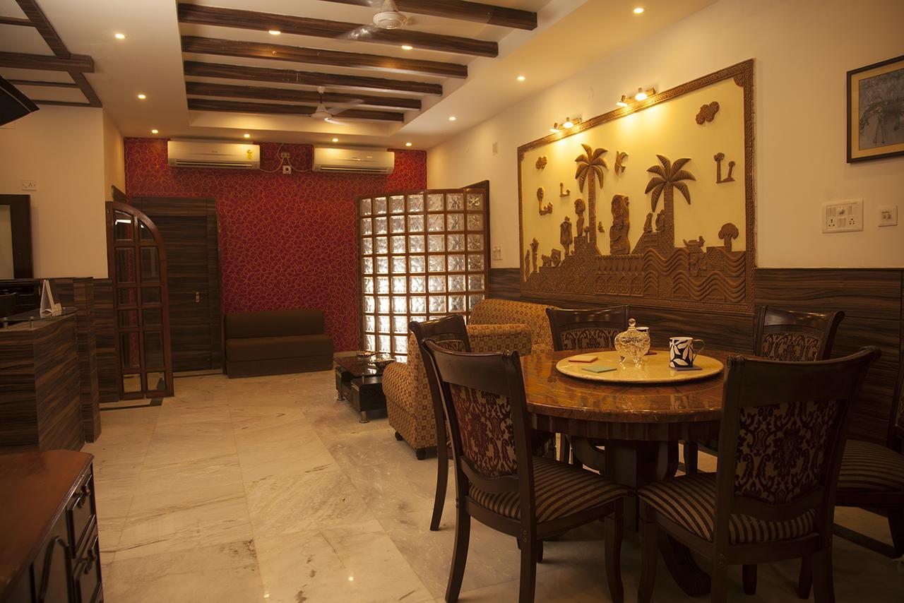 Om Sai Villa Guesthouse Kolkata Bagian luar foto